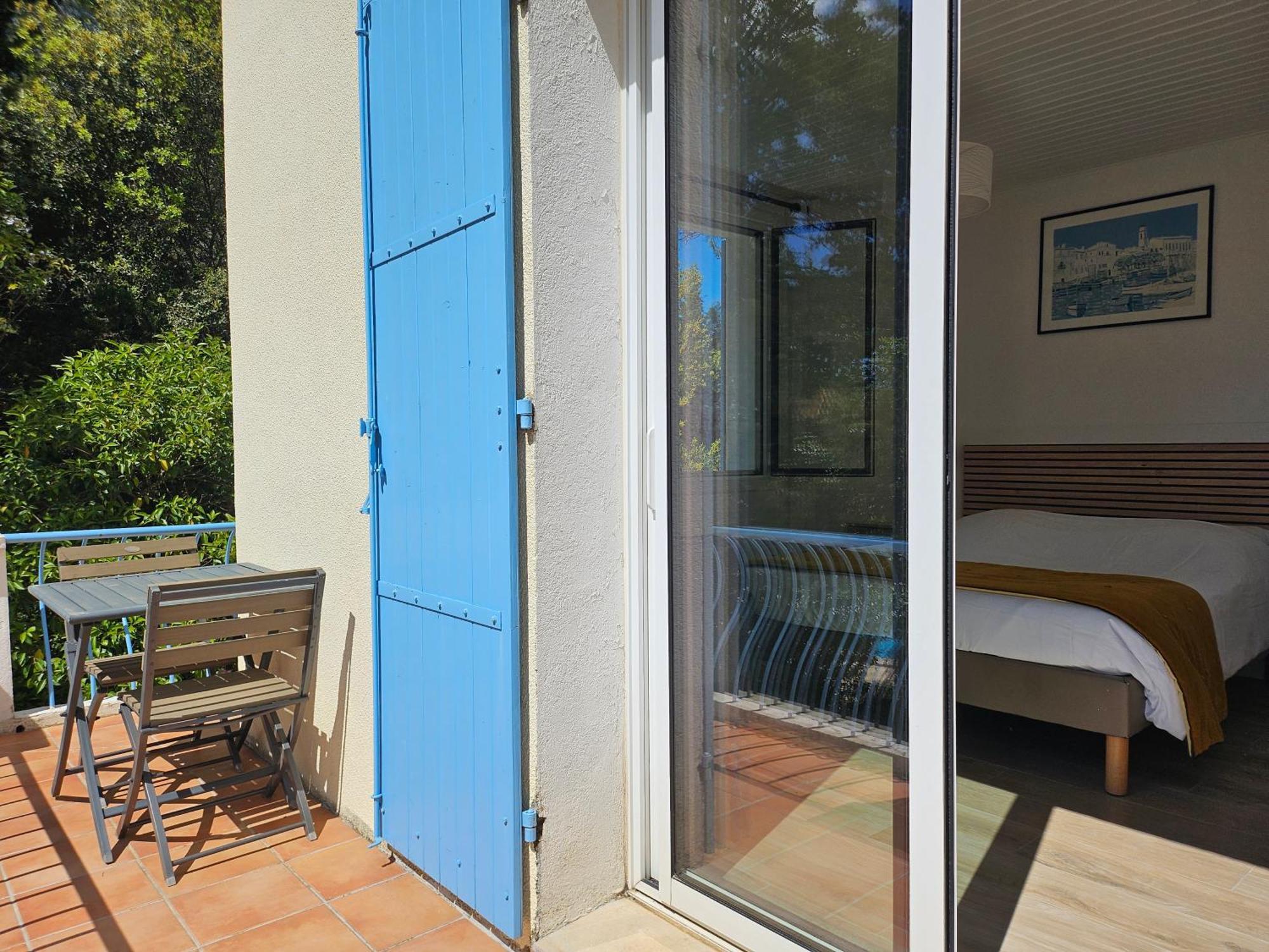 Bed and Breakfast La Luberonne Lourmarin Exterior foto