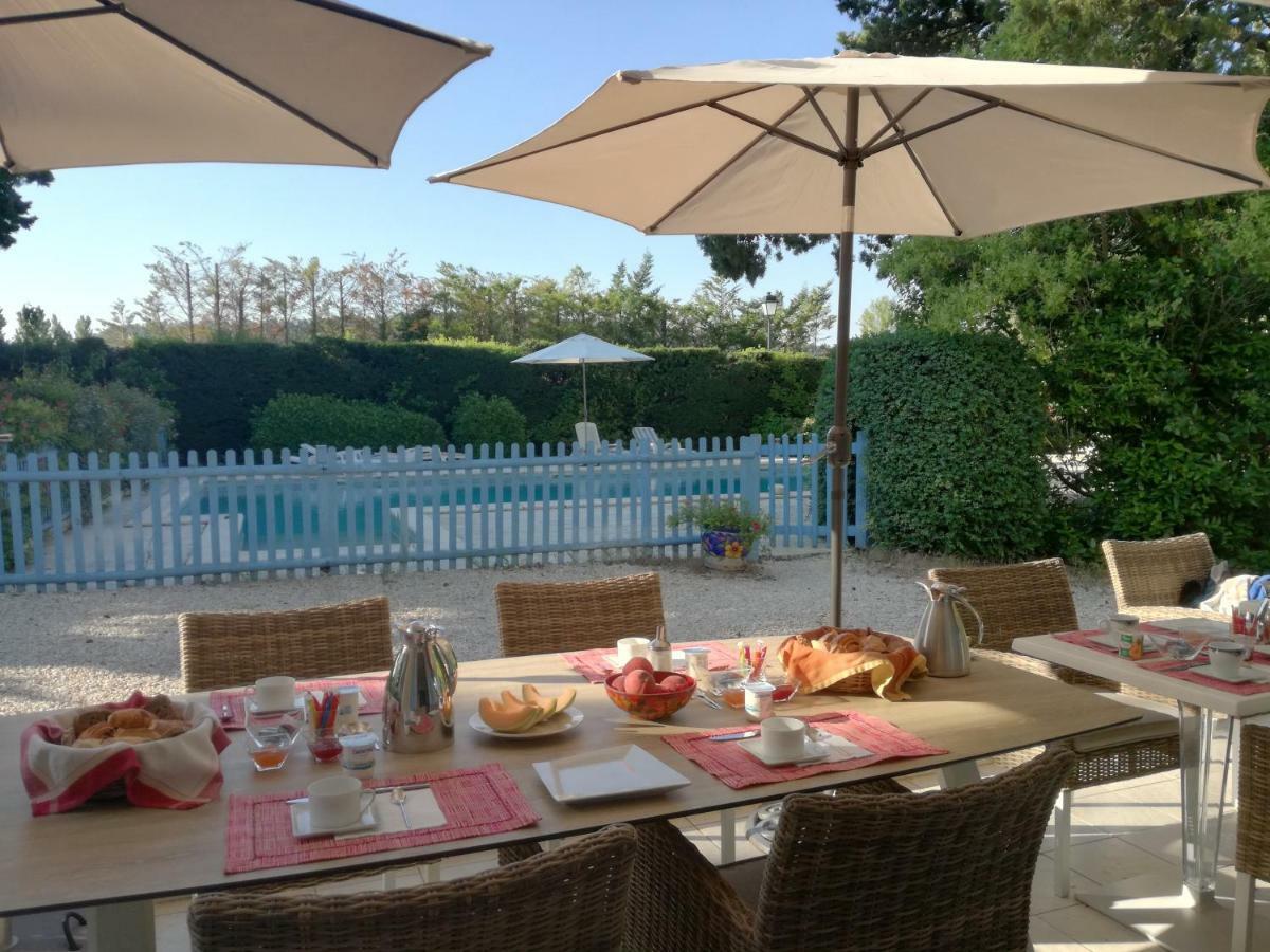 Bed and Breakfast La Luberonne Lourmarin Exterior foto