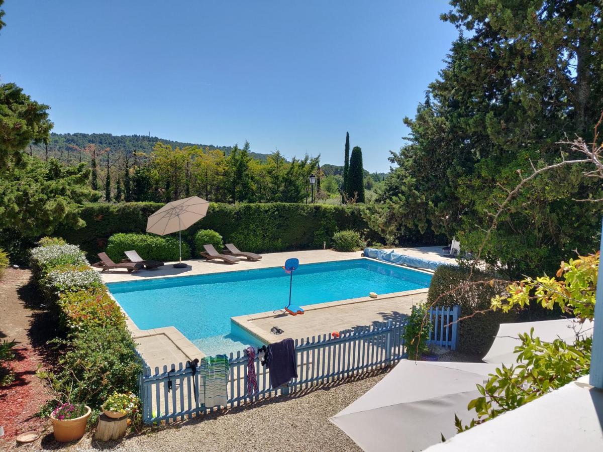 Bed and Breakfast La Luberonne Lourmarin Exterior foto