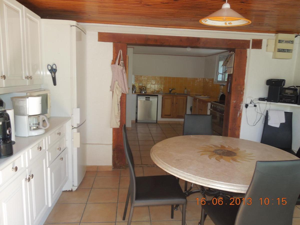 Bed and Breakfast La Luberonne Lourmarin Exterior foto
