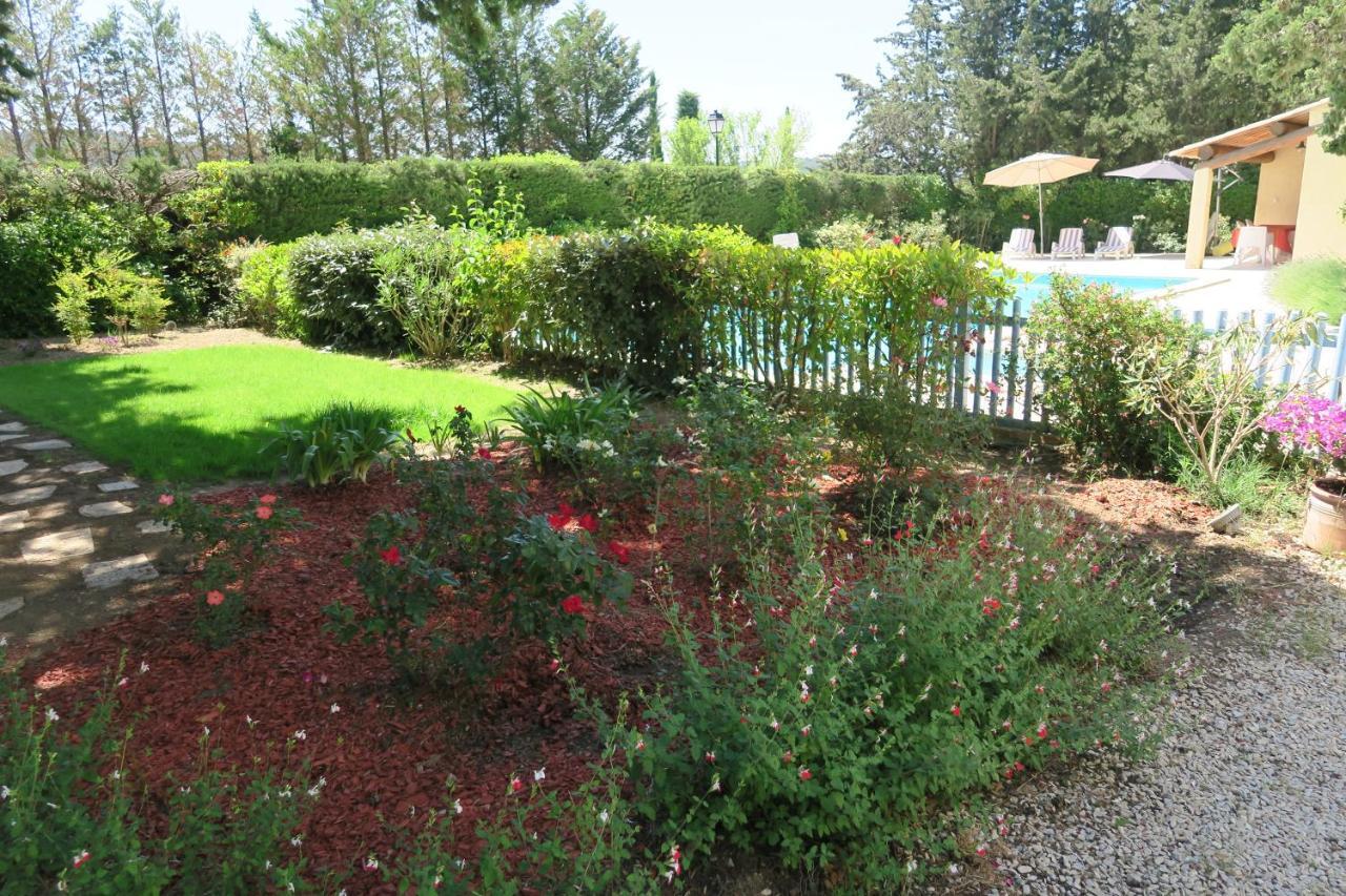 Bed and Breakfast La Luberonne Lourmarin Exterior foto